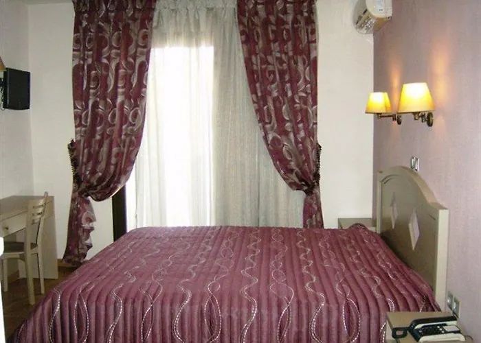 Отель Thalassies