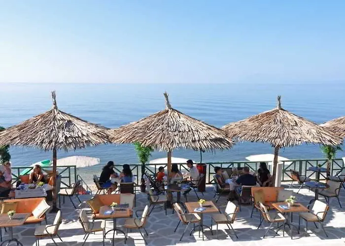 Отель Thalassies 3*